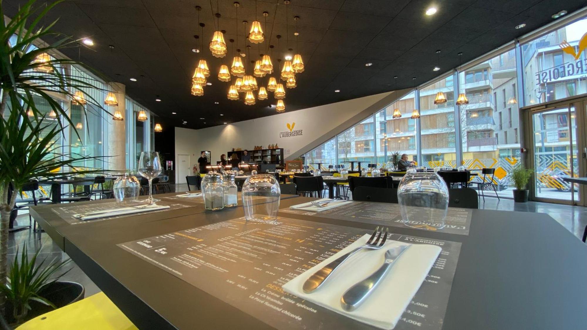 Auberge De Jeunesse Hi ลีลล์ ภายนอก รูปภาพ